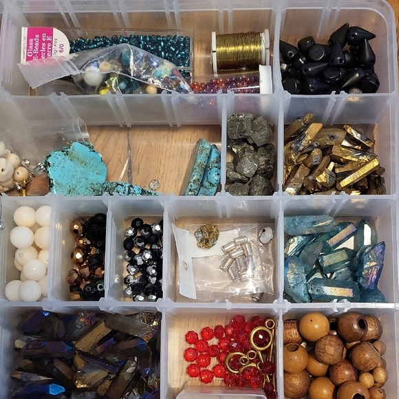 Jewelry making supplies. - Picture 3 of 12